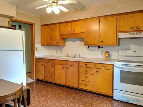 311 John St, Bryan, OH 43506 photo 3
