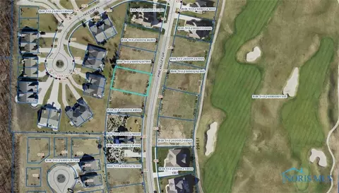 860 Pine Valley Dr, Bowling Green, OH 43402