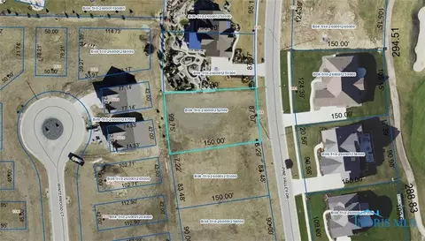 884 Pine Valley Dr, Bowling Green, OH 43402
