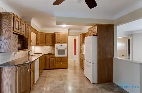 3415 Fleitz Rd, Oregon, OH 43616 photo 8