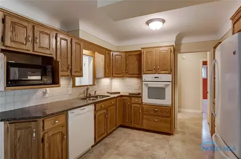 3415 Fleitz Rd, Oregon, OH 43616 photo 9