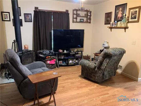 136 Maple St, Wayne, OH 43466 photo 8