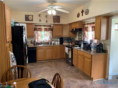 136 Maple St, Wayne, OH 43466 photo 4