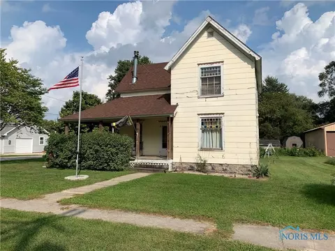136 Maple St, Wayne, OH 43466 photo 1