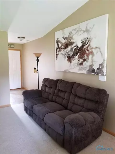 110 Grace St, Bryan, OH 43506 photo 2