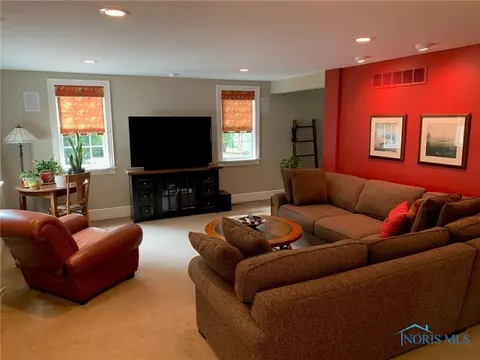 525 Parkview Ave, Bryan, OH 43506 photo 11