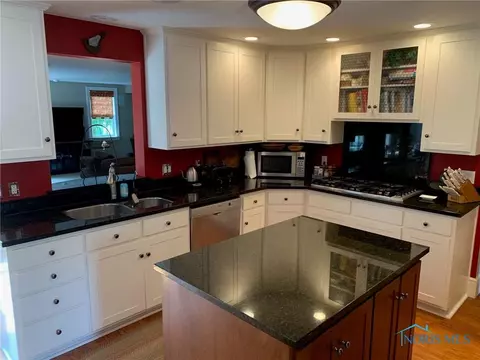 525 Parkview Ave, Bryan, OH 43506 photo 9