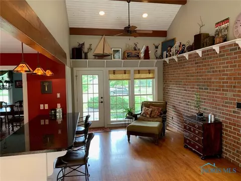 525 Parkview Ave, Bryan, OH 43506 photo 3