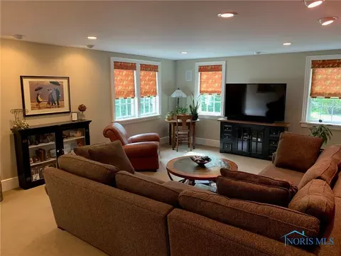 525 Parkview Ave, Bryan, OH 43506 photo 13