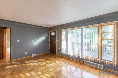 507 Continental Blvd, Toledo, OH 43607 photo 5