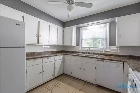507 Continental Blvd, Toledo, OH 43607 photo 8
