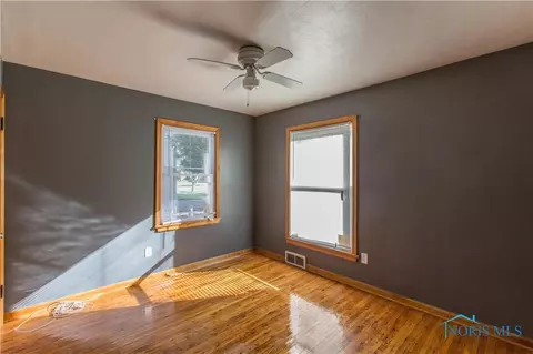507 Continental Blvd, Toledo, OH 43607 photo 9