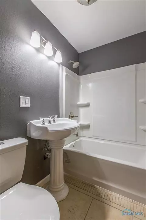 507 Continental Blvd, Toledo, OH 43607 photo 14