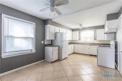 507 Continental Blvd, Toledo, OH 43607 photo 6