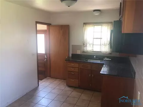 613 Falcon Rd, Toledo, OH 43607 photo 4