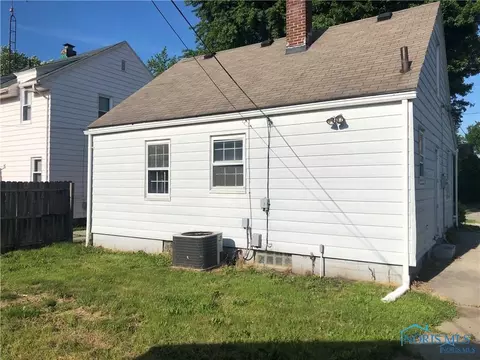 613 Falcon Rd, Toledo, OH 43607 photo 2