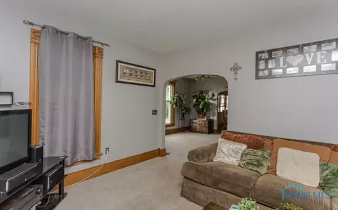 109 Lincoln St, Lyons, OH 43533 photo 3