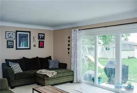745 Pine St, Wauseon, OH 43567 photo 5