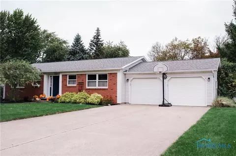 745 Pine St, Wauseon, OH 43567 photo 2