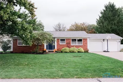 745 Pine St, Wauseon, OH 43567 photo 1