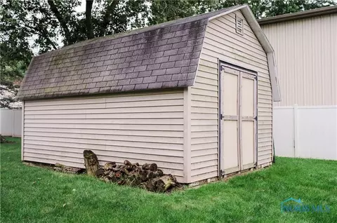 745 Pine St, Wauseon, OH 43567 photo 32