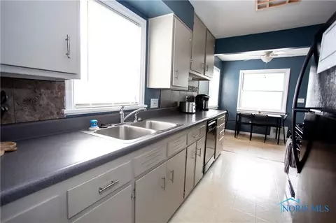 1615 Lawnview Ave, Toledo, OH 43607 photo 10