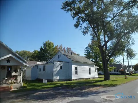612 W Bryan St, Bryan, OH 43506 photo 2