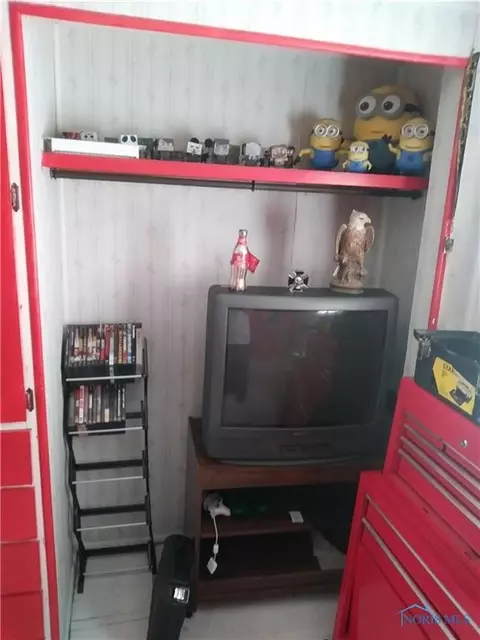 729 E Jackson St, West Unity, OH 43570 photo 8