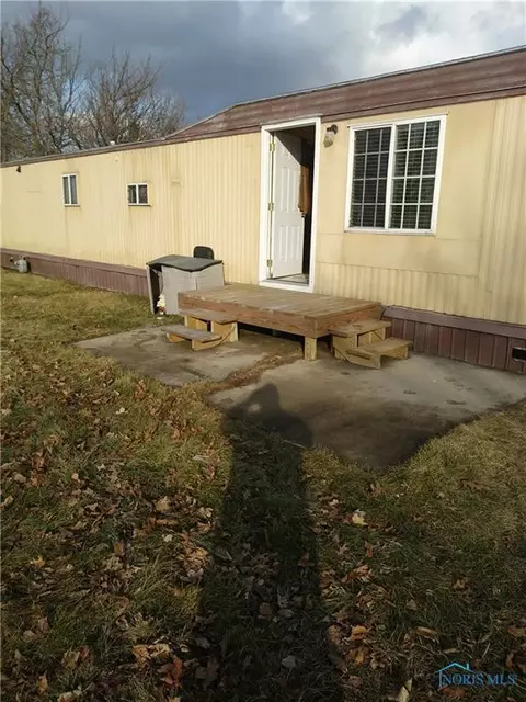 729 E Jackson St, West Unity, OH 43570 photo 4