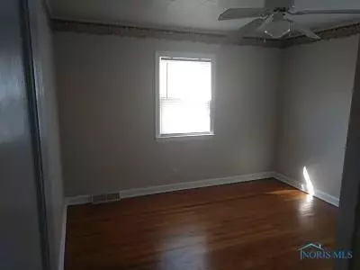 326 W Wayne St, Paulding, OH 45879 photo 2