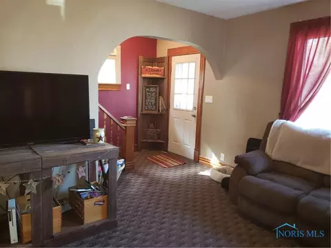 303 S Walnut St, Bryan, OH 43506 photo 8