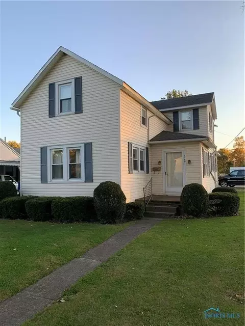 326 E Maple St, Deshler, OH 43516 photo 1