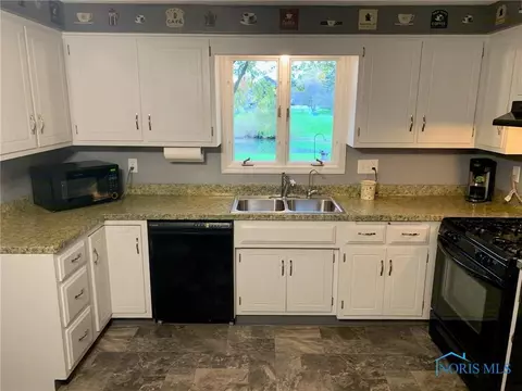209 Lakeview Dr, Bryan, OH 43506 photo 8