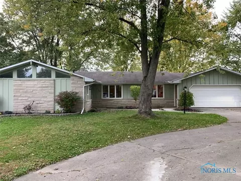 209 Lakeview Dr, Bryan, OH 43506 photo 3