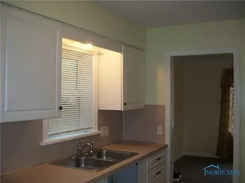 834 Cuthbert Rd, Toledo, OH 43607 photo 4