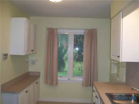 834 Cuthbert Rd, Toledo, OH 43607 photo 5