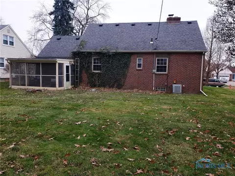 557 Robindale Ave, Oregon, OH 43616 photo 23