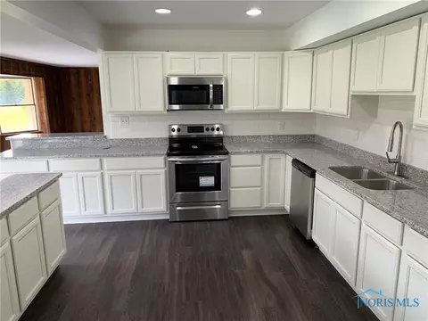 110 Pine Ln, Bryan, OH 43506 photo 9