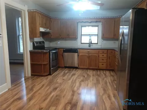 332 E John St, Maumee, OH 43537 photo 3