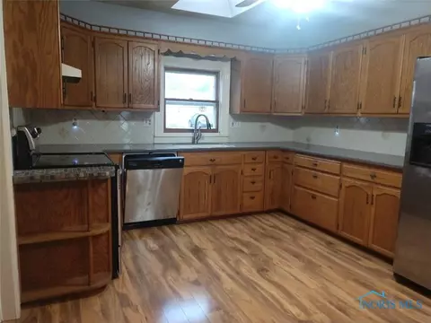 332 E John St, Maumee, OH 43537 photo 4