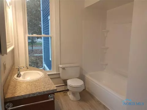 332 E John St, Maumee, OH 43537 photo 12