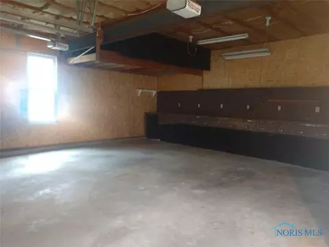 332 E John St, Maumee, OH 43537 photo 7