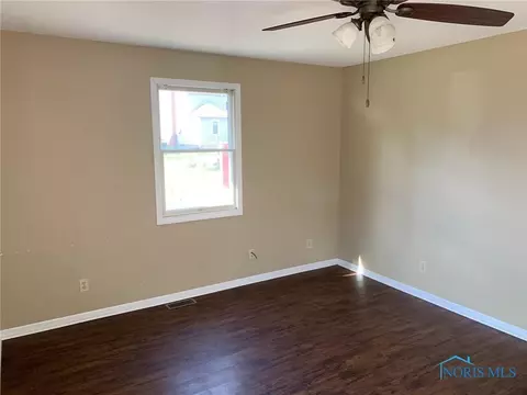 115 E Holden St, Bryan, OH 43506 photo 2