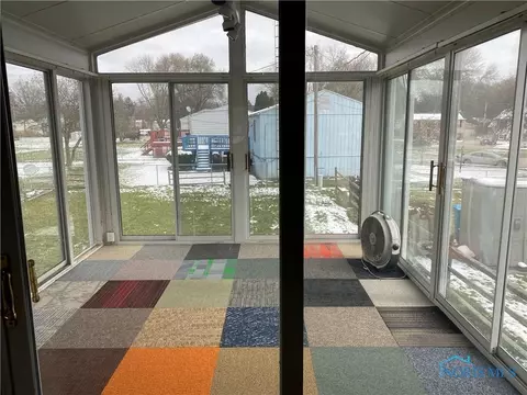 406 Heathshire Dr, Toledo, OH 43607 photo 9