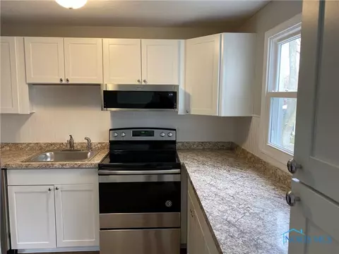 406 Heathshire Dr, Toledo, OH 43607 photo 6