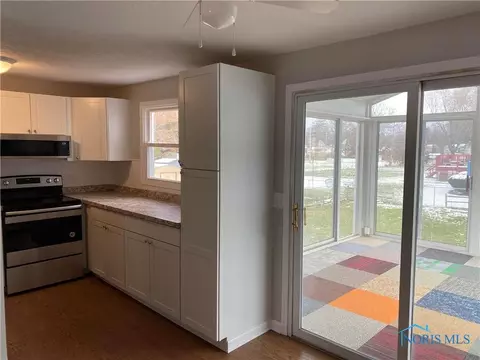 406 Heathshire Dr, Toledo, OH 43607 photo 8