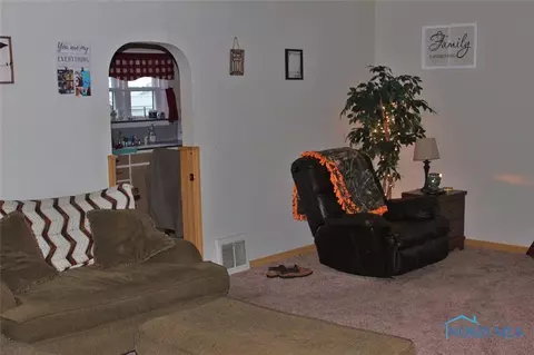 302 S Franklin St, Edon, OH 43518 photo 10