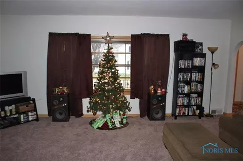 302 S Franklin St, Edon, OH 43518 photo 6