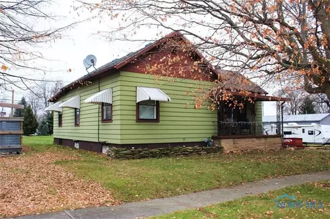 302 S Franklin St, Edon, OH 43518 photo 3