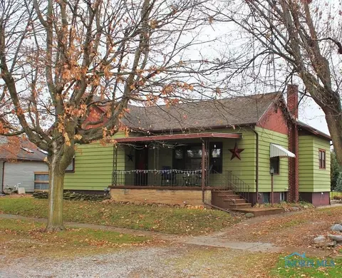 302 S Franklin St, Edon, OH 43518 photo 2